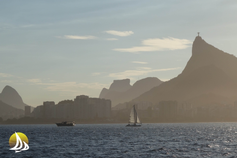 Excursión matinal en velero por Río