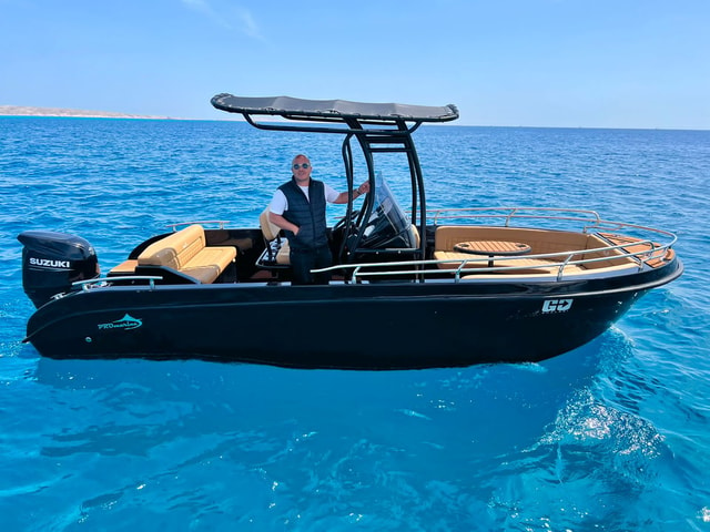 Hurghada: Private Speedboat Adventure with Snacks & Pick-up