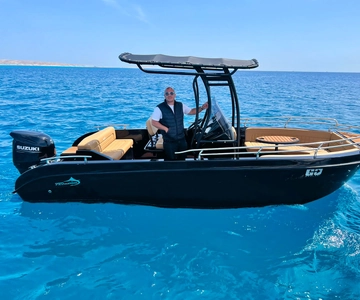 Hurghada: Private Speedboat Adventure with Snacks & Pick-up
