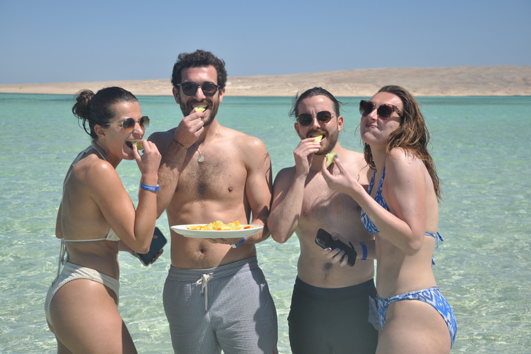 Hurghada: Aventura particular em lancha rápida com lanches e trasladoAluguel de lancha de 4 horas