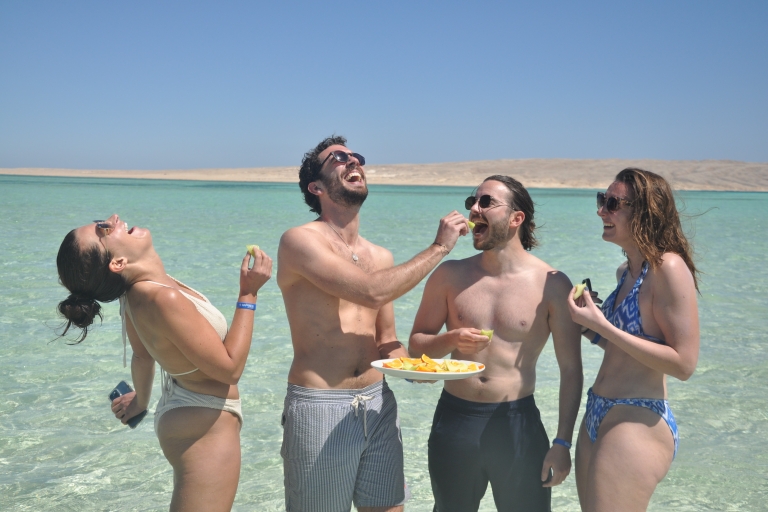 Hurghada : location de 1 ou 2 h d'un hors-bord et capitaineLocation d'un hors-bord pour 1 h