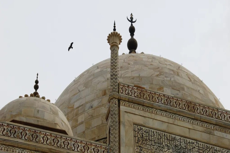 Desde Delhi: Excursión al Amanecer del Taj Mahal y Agra - En coche