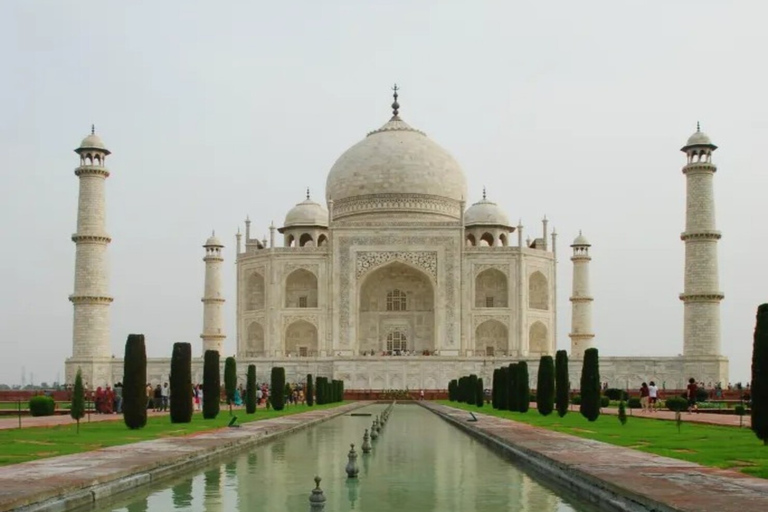 Desde Delhi: Excursión al Amanecer del Taj Mahal y Agra - En coche