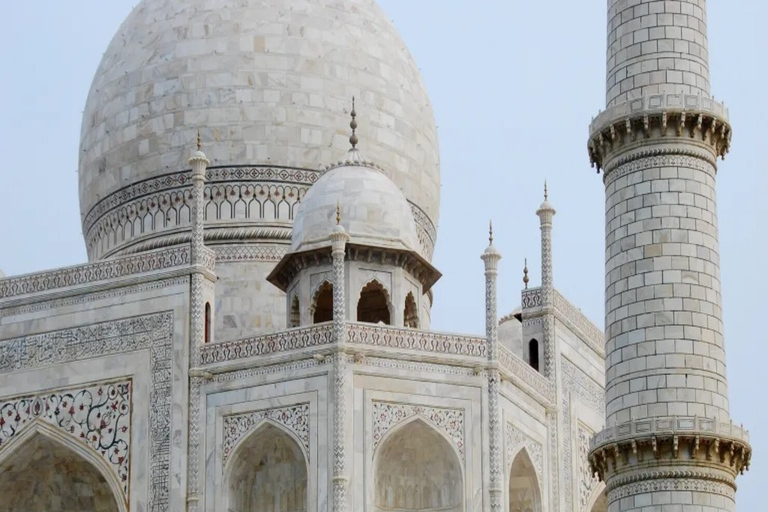 Desde Delhi: Excursión al Amanecer del Taj Mahal y Agra - En coche