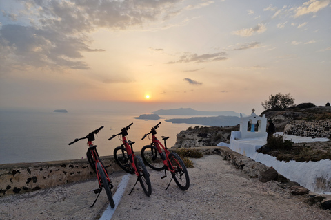 Santorin : Excursion en E-Bike au coucher du soleil