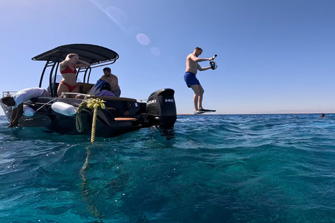 Hurghada: Tour di 3 isole con avvistamento di delfini e snorkelingMotoscafo privato di una giornata intera