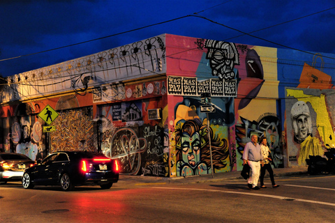 Miami : Visite touristique nocturne avec guide en chair et en osMiami : Visite touristique en bus nocturne avec guide en chair et en os