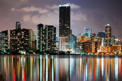 Miami: Open-Top Sightseeing Night Tour met live gidsMiami: Sightseeing Open-Top Night Bus Tour met Live Gids