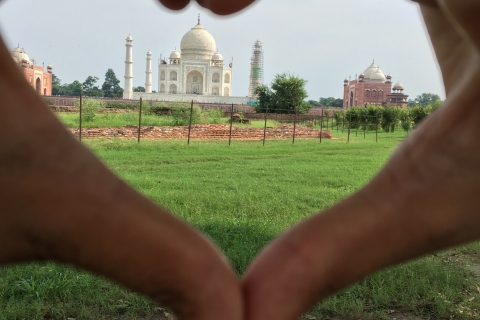 Depuis Delhi :- Visite du Taj Mahal avec guide privé en voitureVoiture privée Ac + Guide professionnel