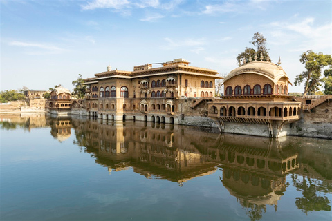 Fatehpur Sikri and Deeg Palace Tour from Agra