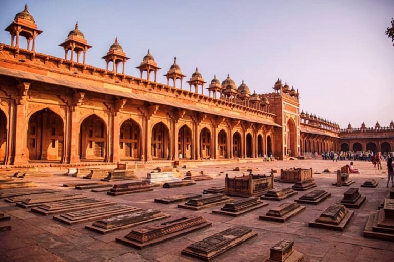 Fatehpur Sikri and Deeg Palace Tour from Agra