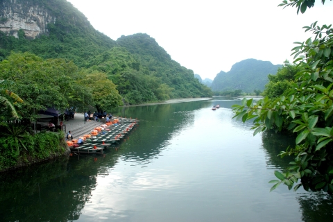 Depuis Ninh Binh : Hoa Lu, Trang An et la grotte de Mua (journée complète)