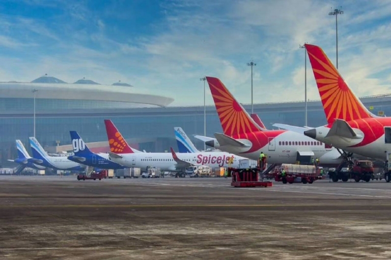 Von Varanasi: Varanasi Flughafen Transfer