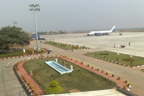 From Varanasi: Varanasi Airport Transfer