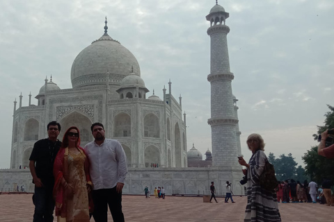 Visite tout compris du Taj Mahal au lever du soleil et du fort d'Agra au départ de DelhiTransport et guide uniquement