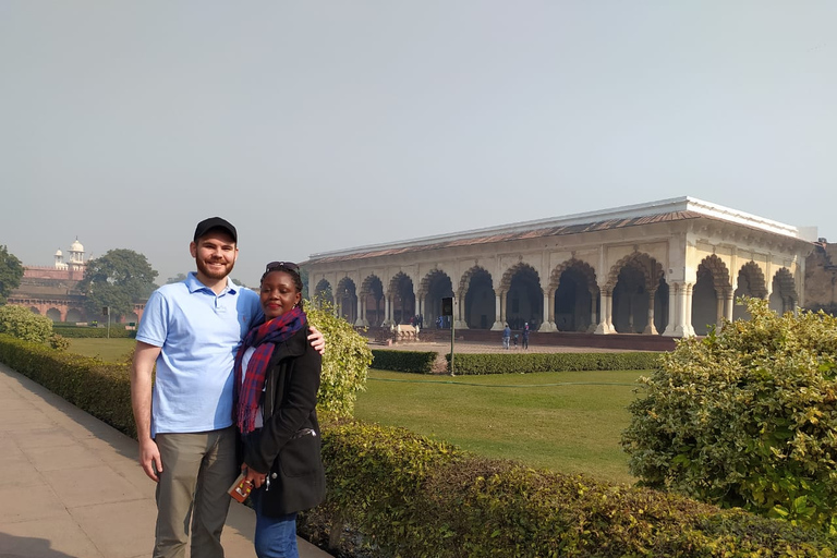 Visite tout compris du Taj Mahal au lever du soleil et du fort d'Agra au départ de DelhiTransport et guide uniquement