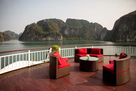 Von Ninh Binh DoRa Cruise Ha Long Bay: Privates Balkonzimmer