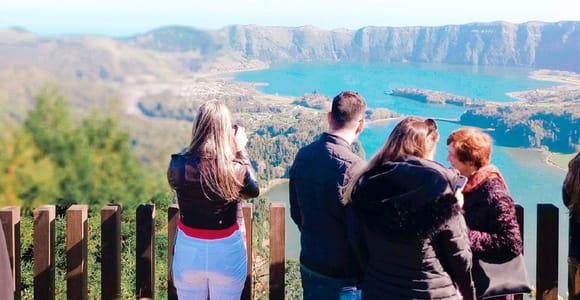 Sete Cidades & Fogo Lake: 8 hrs Tour & Pineapple plantation