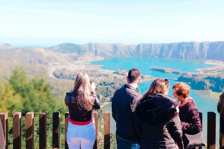 Ponta Delgada: Tour do Círculo Oeste, Sete Cidades e Vulcão de FogoOpção de passeio com almoço