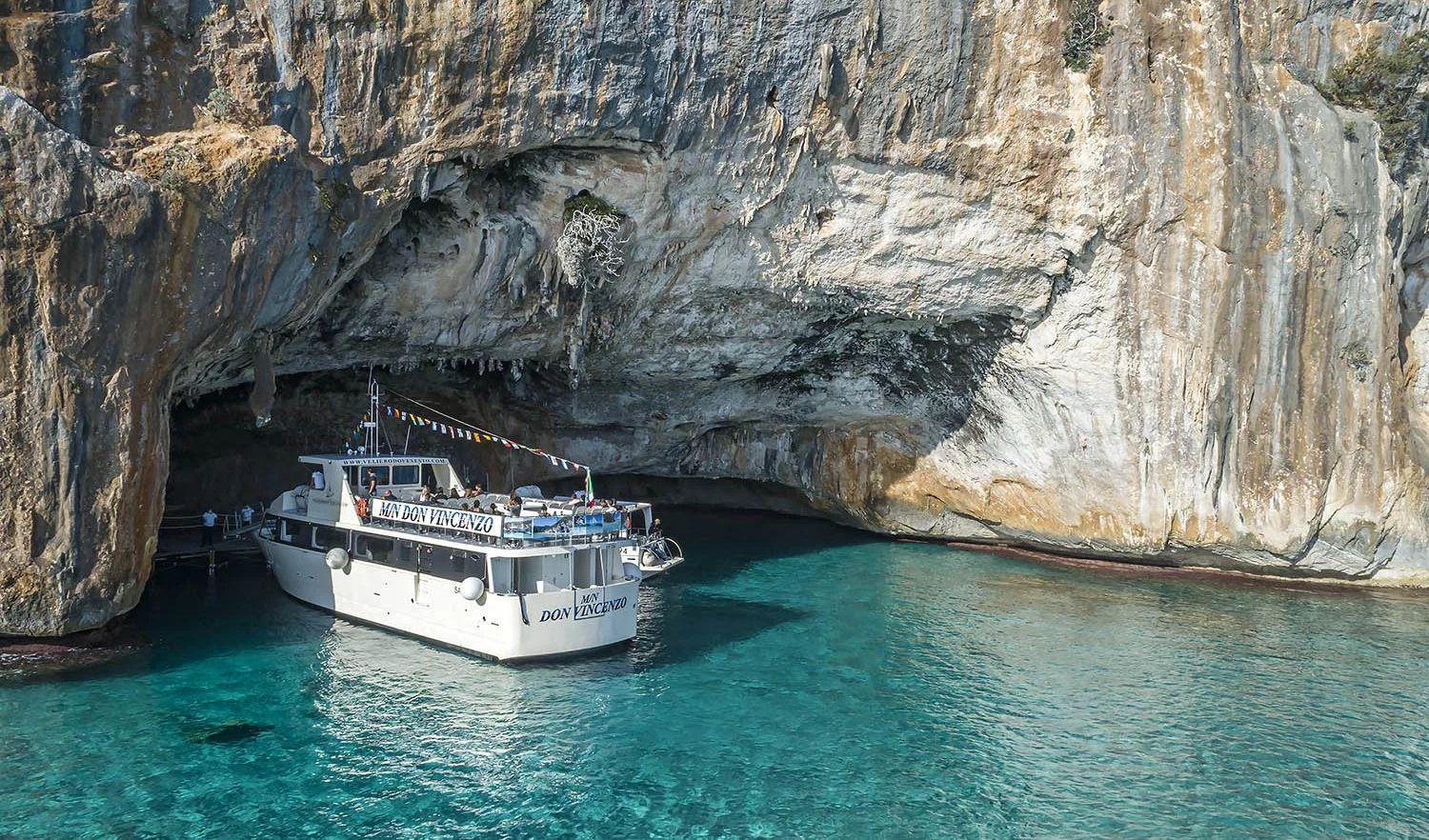 CALA GONONE: Taxiboot zur Grotta del Bue Marino