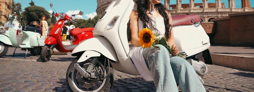 Rome : balade en Vespa avec photos et dégustations sucrées