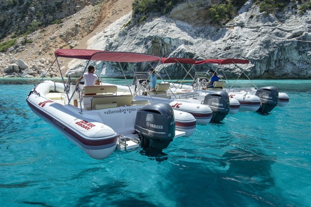 Visit Exclusive dinghy with skipper in Maddalena Archipelago, Sardegna