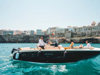 Polignano a Mare: Boat Cruise to Scenic Caves with Prosecco