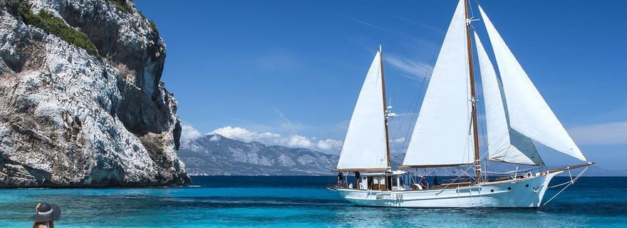 Cala Gonone : Excursion dans le golfe d'Orosei avec un bateau à voile d'époque