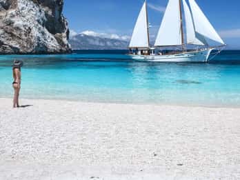 Cala Gonone: Golf van Orosei Tour met een vintage zeilboot