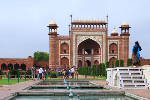 Splendeur d'Agra lors d'une excursion d'une journée en train Gatimaan