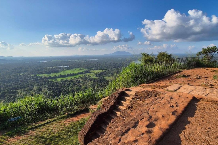 Pasikuda: Sigiriya lion Rock, Village tour & Safari tour