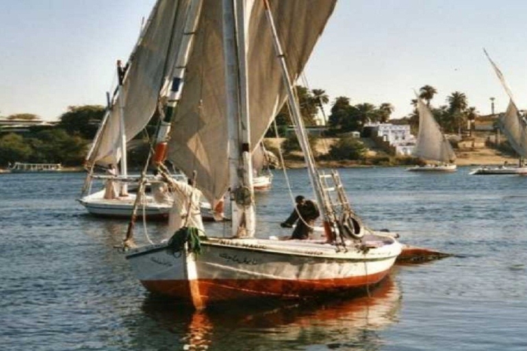 Luxor: Private tour of Edfu temple with lunch and Felucca Luxor: Private tour to Edfu temple with lunch&felucca Ride