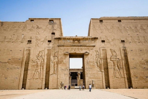 Luxor: Private Besichtigung des Edfu-Tempels mit Mittagessen und FelukeLuxor: Private Tour zum Edfu-Tempel mit Mittagessen und Felukenfahrt