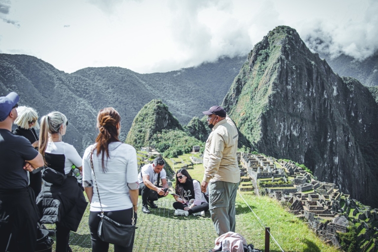 Desde Cuzco: Excursión de un día a Machu Picchu en tren VistadomeExcursión de un día en el Tren Vistadome 360° desde Cusco