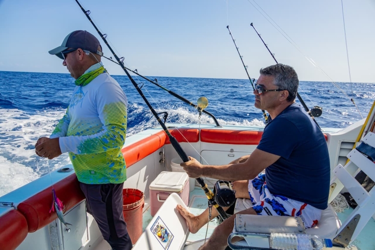 "Reel Adventures: A Fin-tastic Fishing Tour"