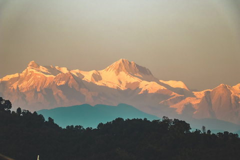 Excursão ao nascer do sol em Sarangkot sobre a Cordilheira do Himalaia AnnapurnaSomente motorista