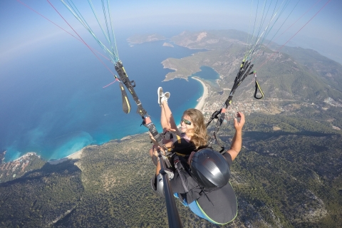 Fethiye: tandem-paragliding-ervaring met hotelovername