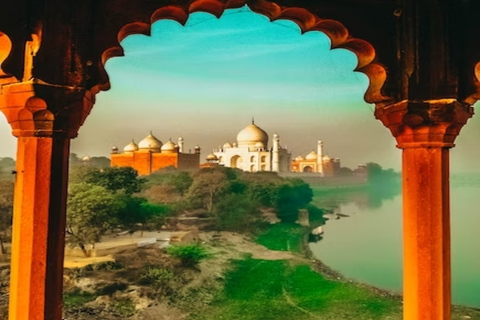 Depuis Delhi : visite privée de Tajmahal et Gwalior en train GatimanAu départ de Delhi : Taj Mahal et Gwalior (train privé Gatimaan)