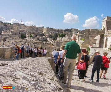 Sassi di Matera: Guided Walking Tour with Cave House/Church