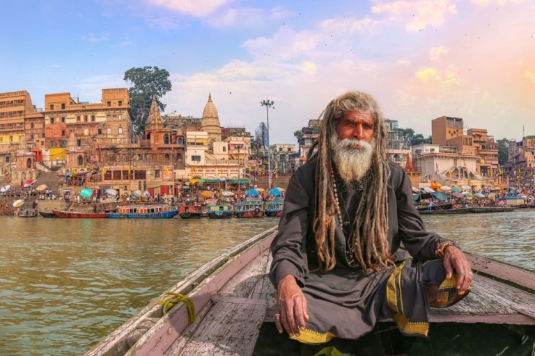 Benarés: Excursión Privada de un Día con Paseo en Barco por el Ganges y Aarti