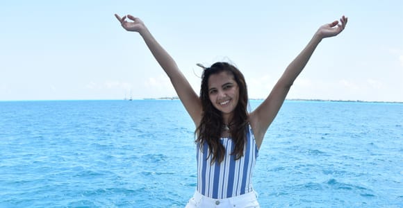From Cancun: 18+ Isla Mujeres Catamaran, Drinks & Snorkeling