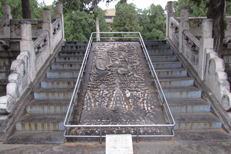 Prywatna jednodniowa wycieczka do wąwozu Longqing i Dingling w grobowcach Ming