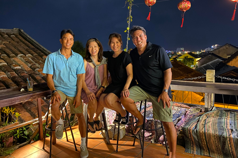 Hoi An: Atardecer con comida casera y paseo en barco