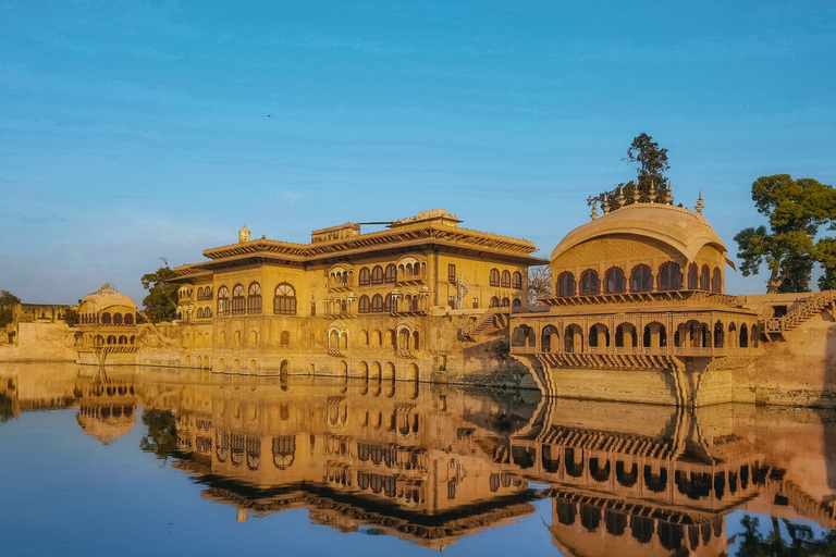 Vanuit Delhi: Deeg Palace Same Day Tour