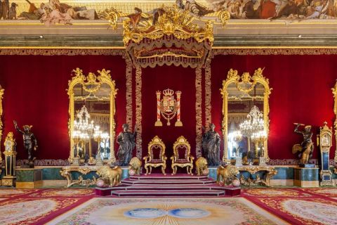 Madrid: Tour VIP del Palazzo Reale con biglietto di ingresso prioritario
