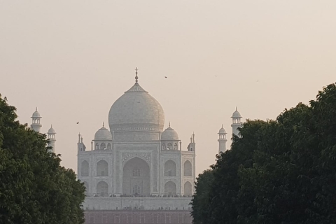 From Delhi: Agra (Taj Mahal) with a chauffeur driven car