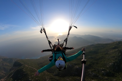 Fethiye: Tandem-Paragliding-Erlebnis mit Hotelabholung