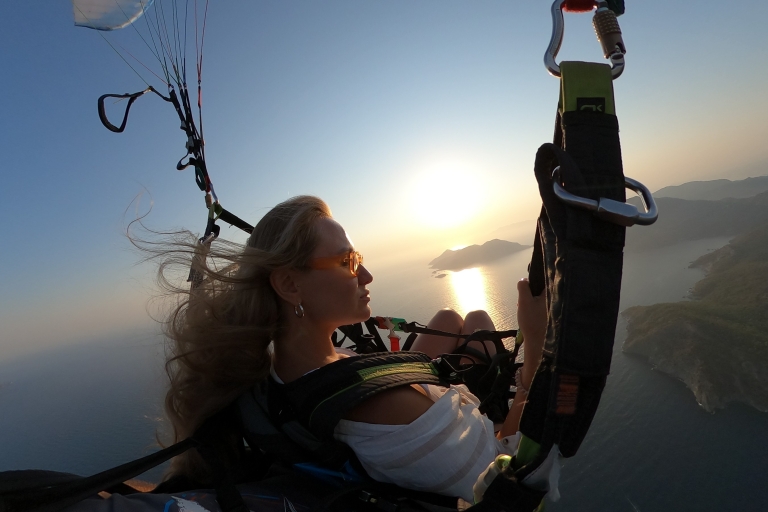 Fethiye: Tandem-Paragliding-Erlebnis mit Hotelabholung
