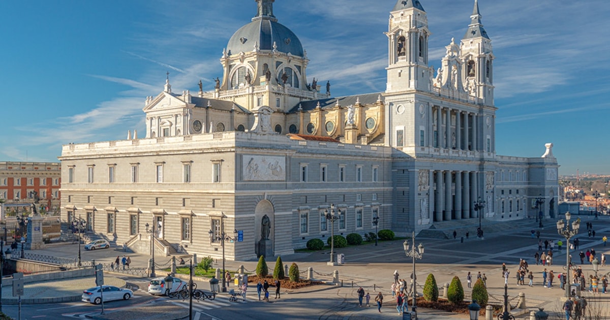 Madrid: Nachmittagstour durch den Königspalast und die Almudena ...