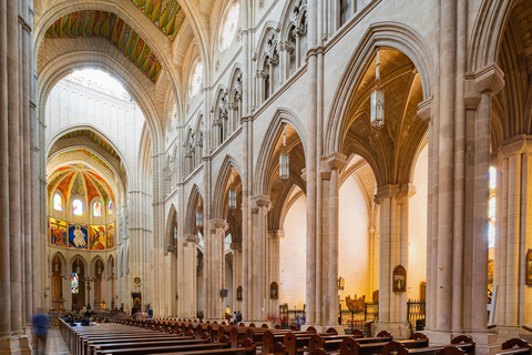 Madri: Visita ao Palácio Real e à Catedral de Almudena à tarde